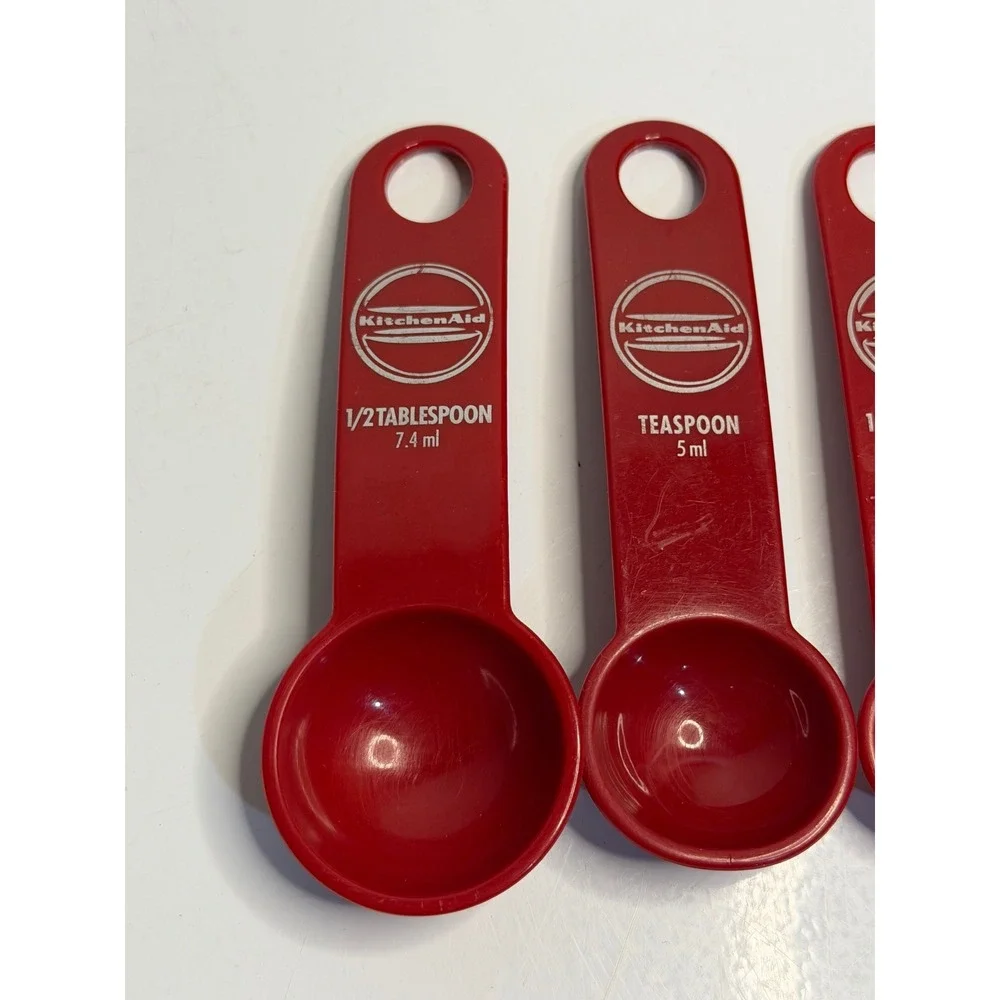 KitchenAid Measuring Spoons Red Plastic Baking Cooking Utensils Set of 4‎
